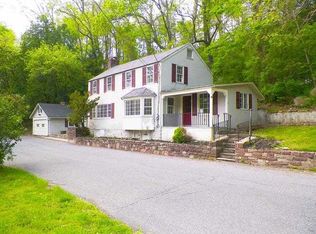 2 Valley View Cir, Phillipsburg, NJ 08865