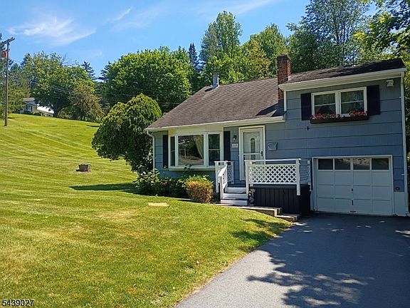 2nd image of 4 Adams Dr