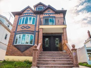 4332 164th St, Flushing, NY 11358