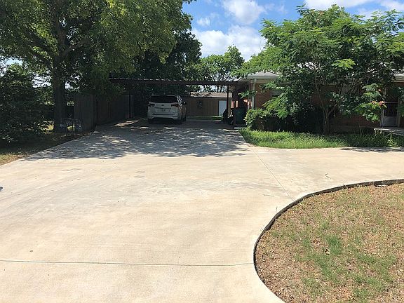 5th image of 222 Hillcrest Dr