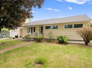 48 Flagg Ave, Warwick, RI 02886