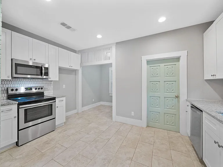 206 W High Ave — Photo 10