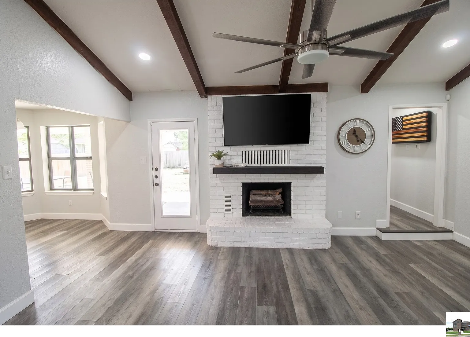 3 bed, 2.5 bath, 1943 sqft, $1,850 — Photo 3