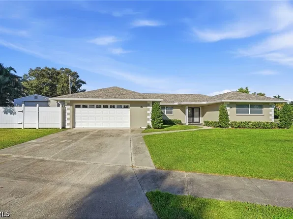 5654 Natoma Dr, Fort Myers, FL 33919