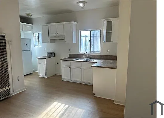 2 bed, 850 sqft, $2,800 — Photo 1