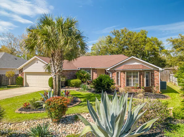 8520 Clamshell Ave, Ocean Springs, MS 39564