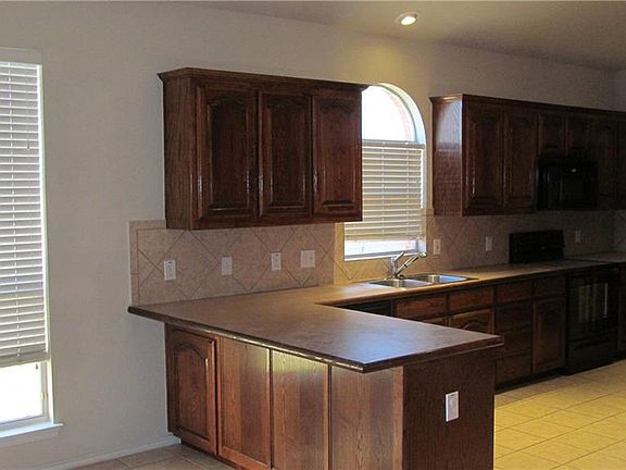 5th image of 7817 Roswell Ct
