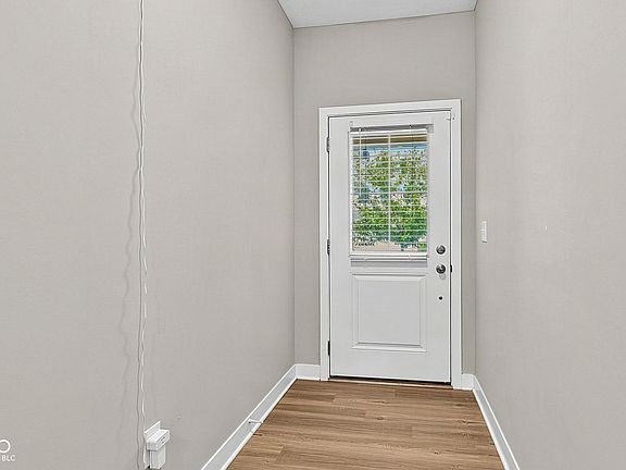 4th image of 9599 Beckett St