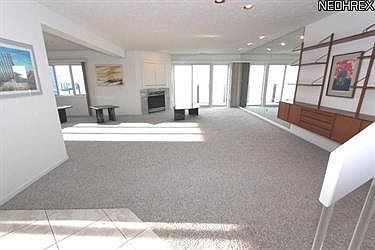 5th image of 135 Grand Hbr
