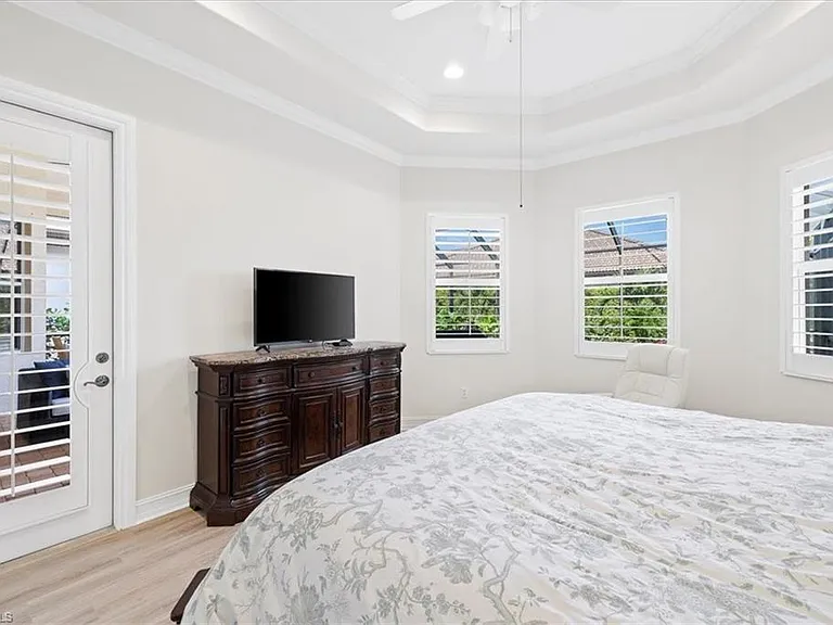 7831 Valencia Ct — Photo 29