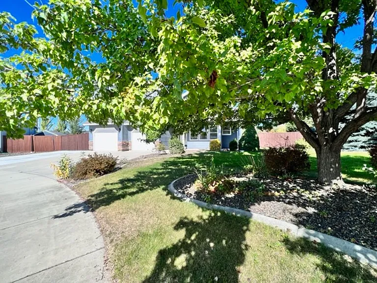 3134 N Blue Springs Ave — Photo 2