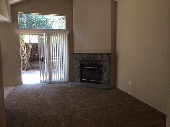 4th image of 1810 W Thicket Ct