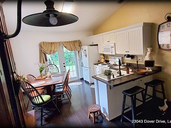 5th image of 23043 Dover Dr