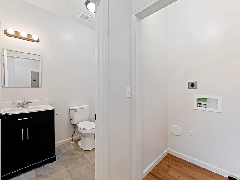 202 N Main St — Photo 6