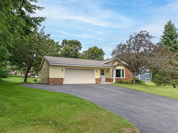 4th image of W193S7137 Hillview DRIVE