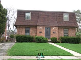 736 Trombley Rd, Grosse Pointe, MI 48230