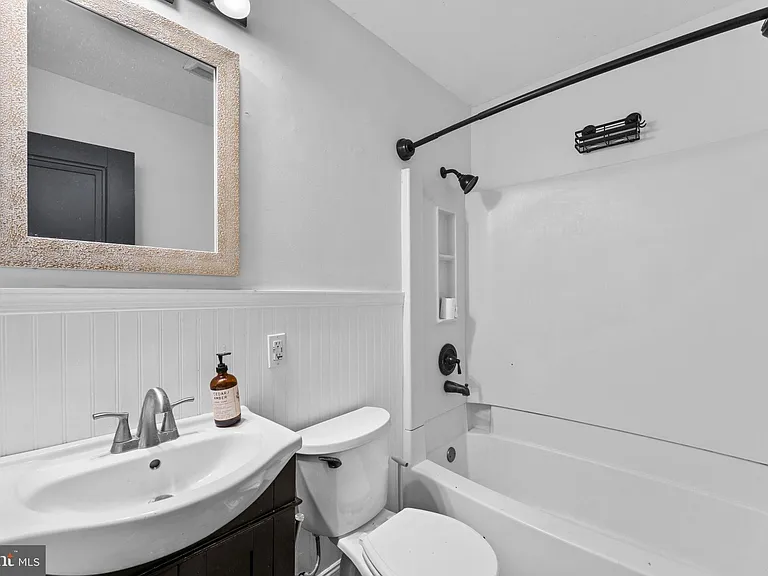 203 Maple St — Photo 14