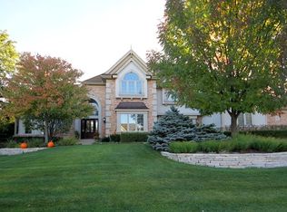 1204 Ashbury Ln, Libertyville, IL