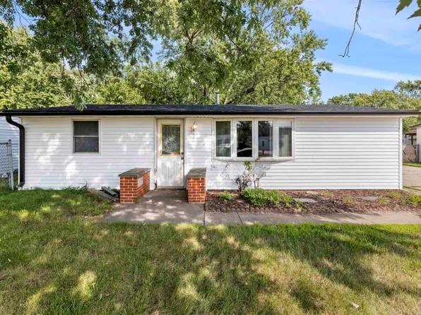 7423 Cadet Rd, Machesney Park, IL 61115