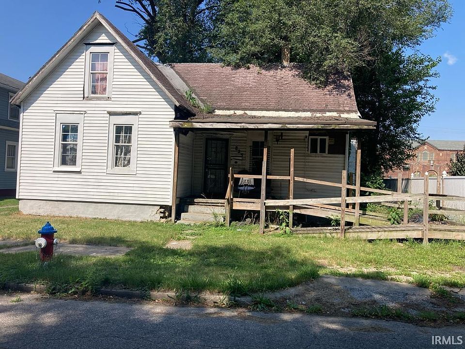 1st image of 823 S Arnold St