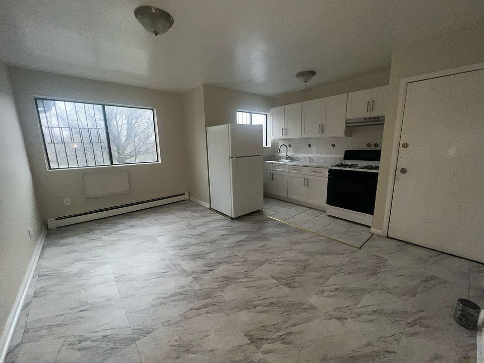 1st image of 79-20 Astoria Blvd #3