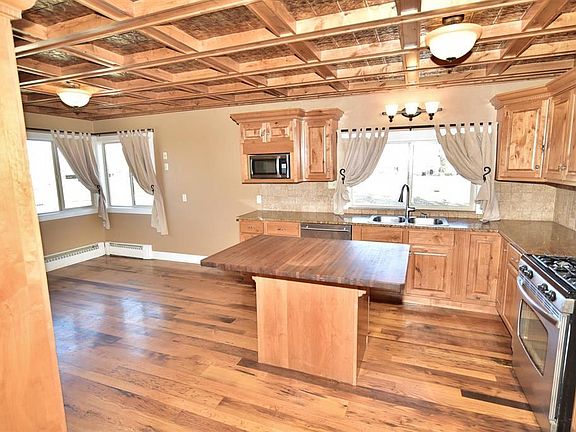 4th image of 725 6400 Road