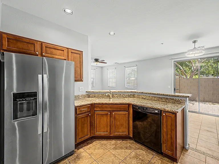 1250 S Rialto St #7 — Photo 33