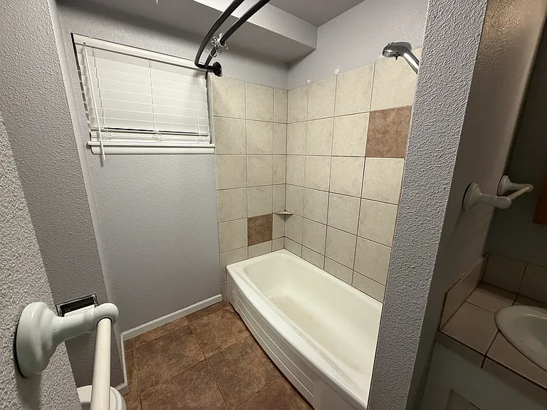 5926 Sierra Dr — Photo 16