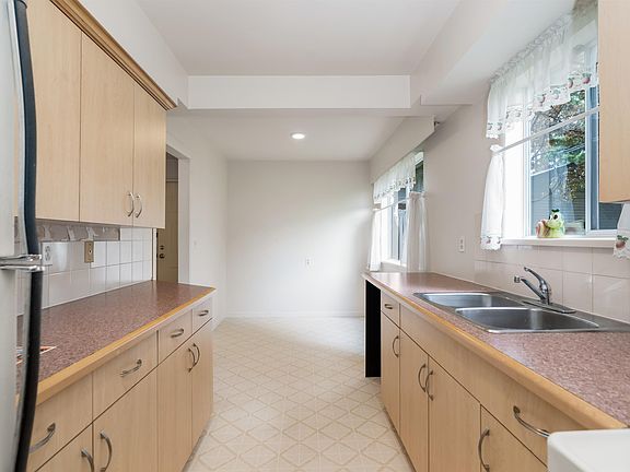 5th image of 11944 92nd Ave #103
