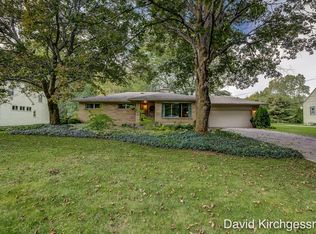 1725 Maplerow Ave NW, Grand Rapids, MI 49534