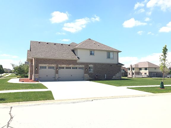 4th image of 7956 Pineview Ln