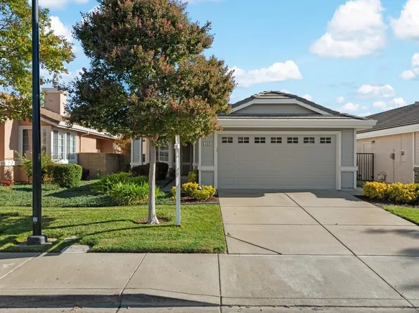 460 Mandarin Circle, Vacaville, CA 95687