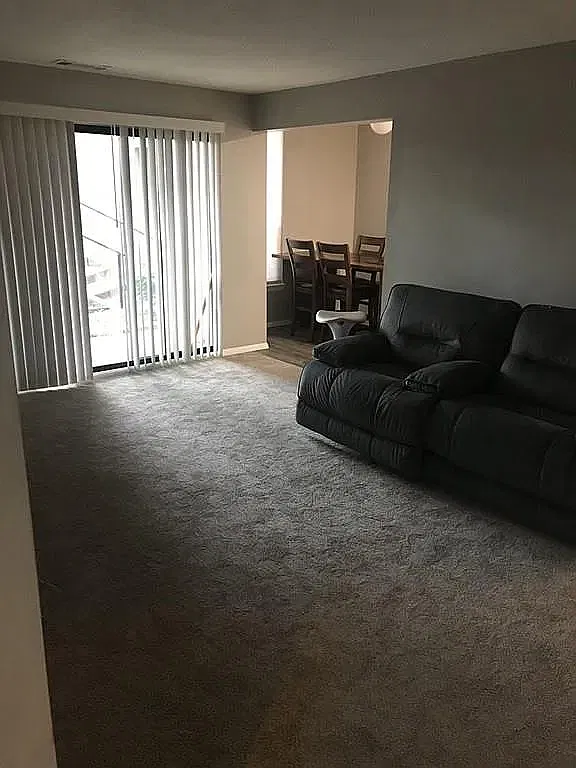 1 bed, 700 sqft, $1,700 — Photo 3