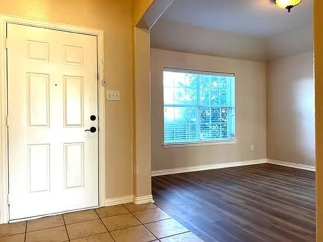 8405 Shasta Dr — Photo 3
