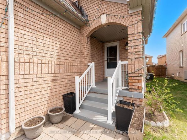 53 National Pine Dr, Vaughan, ON L6A 3M3