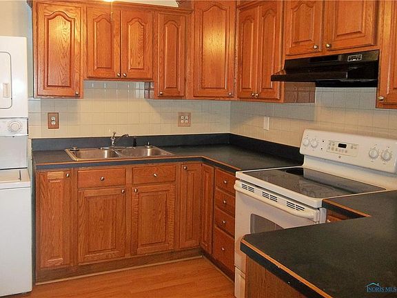 5th image of 3794 Lakepointe Dr