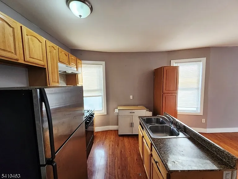 146 Hollywood Ave — Photo 6
