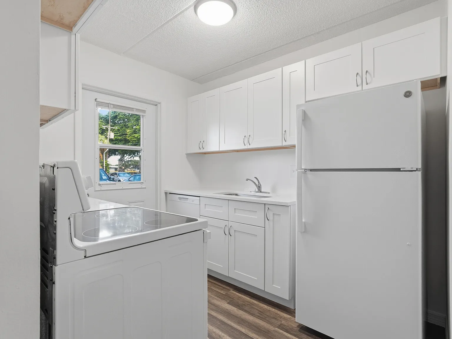 2 bed, 1.0 bath, 900 sqft, $1,900 — Photo 3
