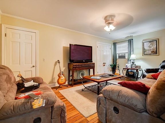 4th image of 659 Echo Ln