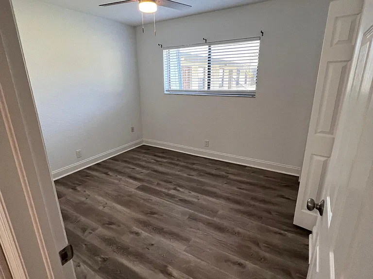 875 NW 13th St #421 — Photo 18