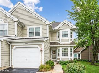 678 Kingsbridge Dr, Carol Stream, IL 60188
