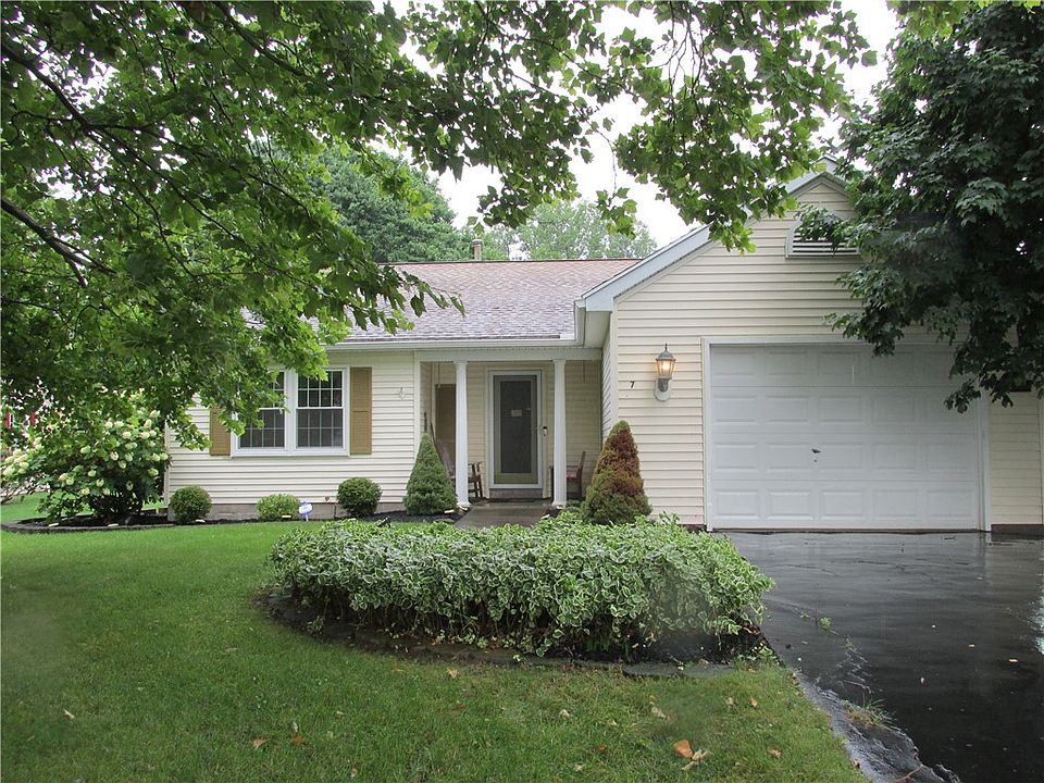 1st image of 7 Freedom Pond Ln
