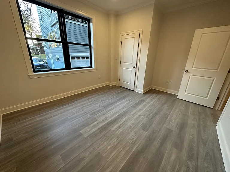 605 Broadway #102 — Photo 6