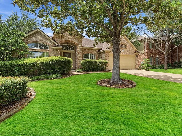 5021 McDade Dr — Photo 3