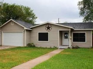 376 E Raymond Ave, Raymondville, TX 78580