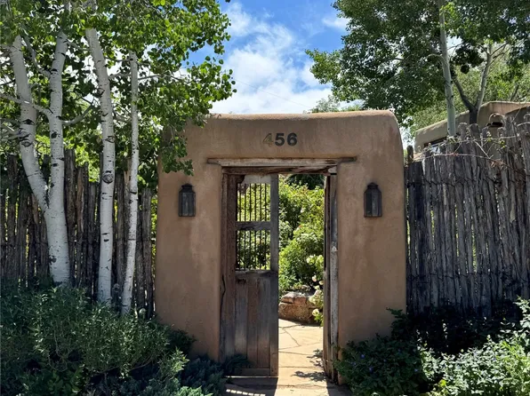 456 Camino Don Miguel, Santa Fe, NM 87505