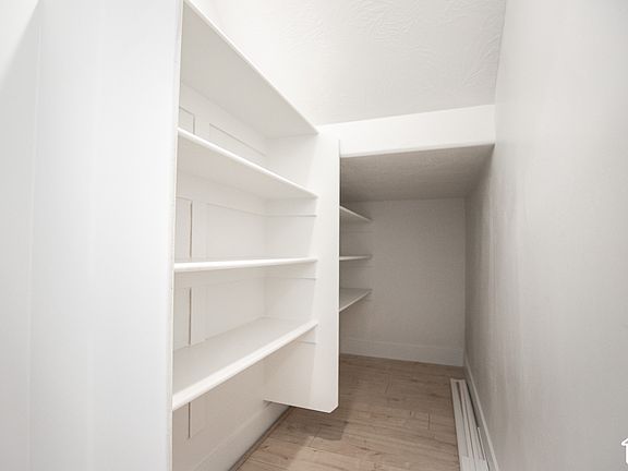 5th image of 538 W 1875 N