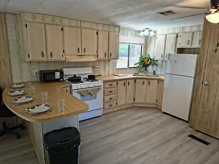 236 N Miami Ave — Photo 8