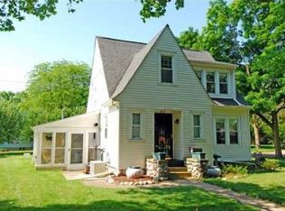 402 Washington St, Chelsea, MI 48118
