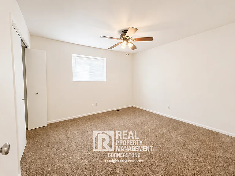 Welcome to Hickory Hills Apartments — Photo 11